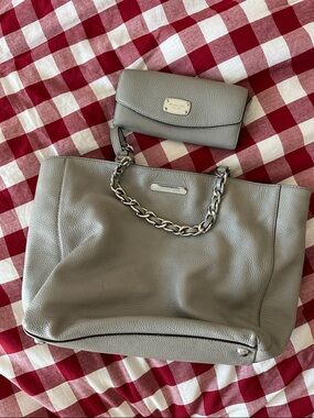 Michael Kors Light Gray Pebbled Leather Tote with Chain Handle w matching wallet